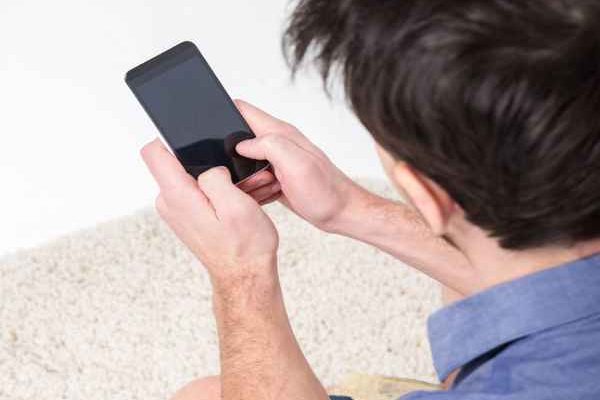 బాత్‎రూంలో ఫోన్ వాడుతున్నారా?ఈ రోగాలకు ఎంట్రీకార్డు ఇచ్చినట్లే..!!