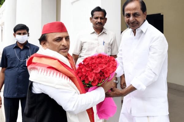 నేడు సీఎం కేసీఆర్‎తో యూపీ మాజీ సీఎం భేటీ..!!