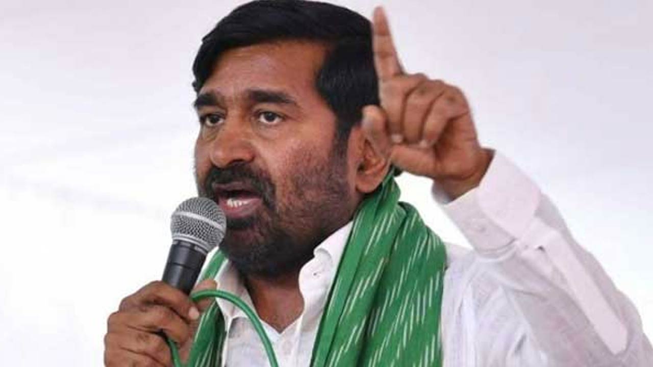 telangana-minister-jagadish-reddy-fires-on-congress-leader-rahul-gandhi-trip-to-khammam-district